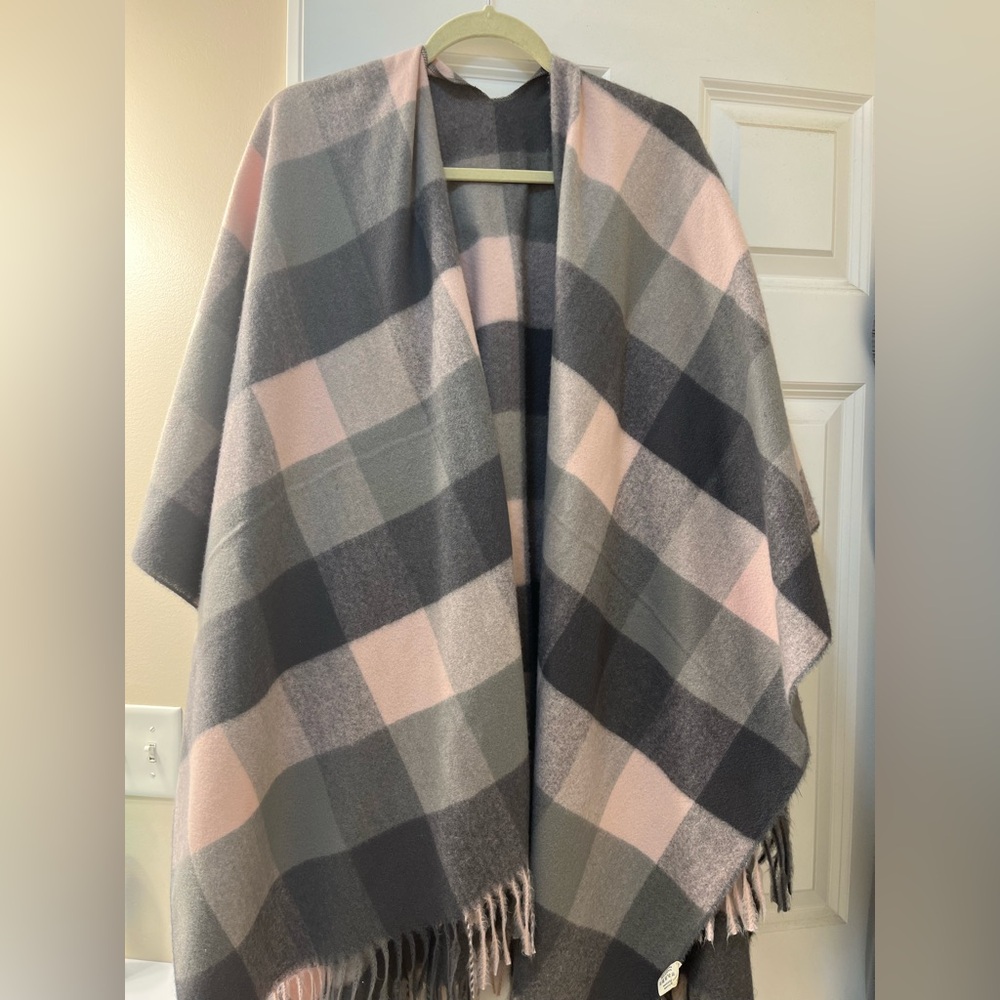 Women’s cape/shawl